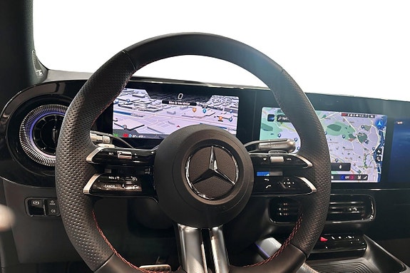 Mercedes-Benz GLB250+ 6 of 12
