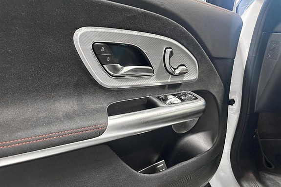 Mercedes-Benz GLB250+ 11 of 12