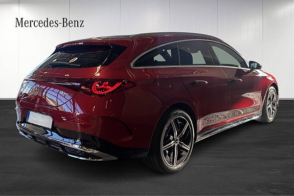 Mercedes-Benz CLA350 4 of 5