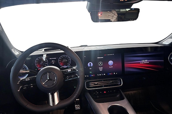Mercedes-Benz CLA350 8 of 13