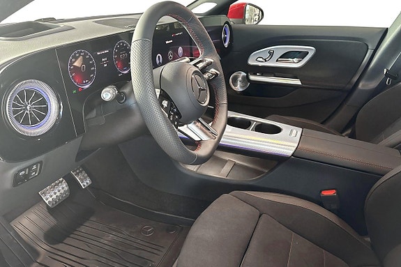 Mercedes-Benz CLA350 6 of 13
