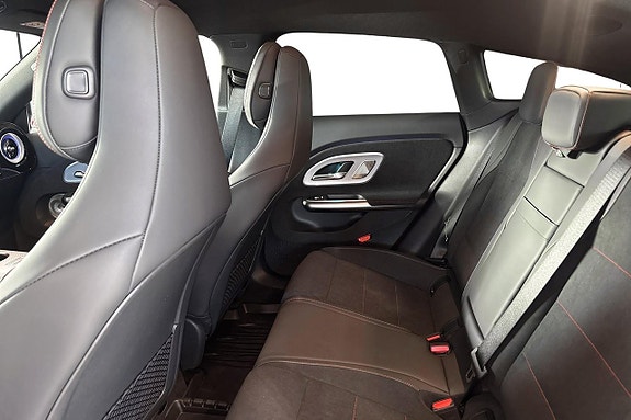 Mercedes-Benz CLA350 10 of 13