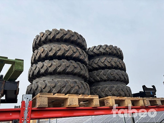 Mitas 8,25-20 Nya hjul till hjulgrävare (126420)