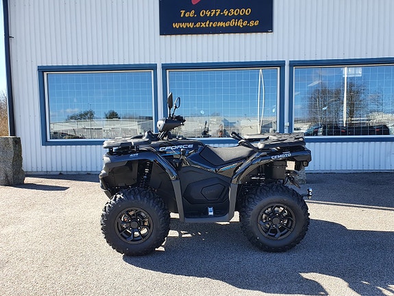 CFMOTO Cforce 520S. Nu även svart