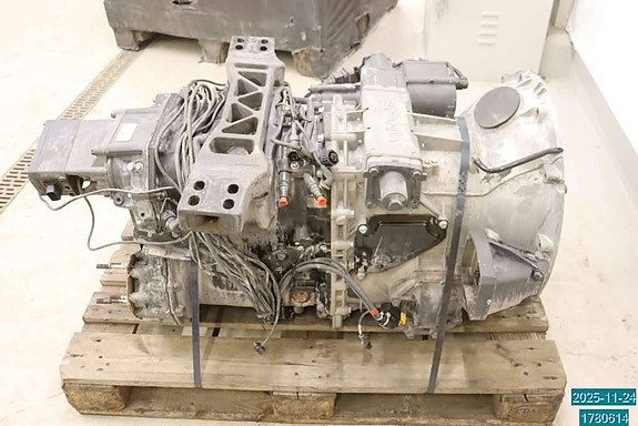 Scania R 730 3 of 5