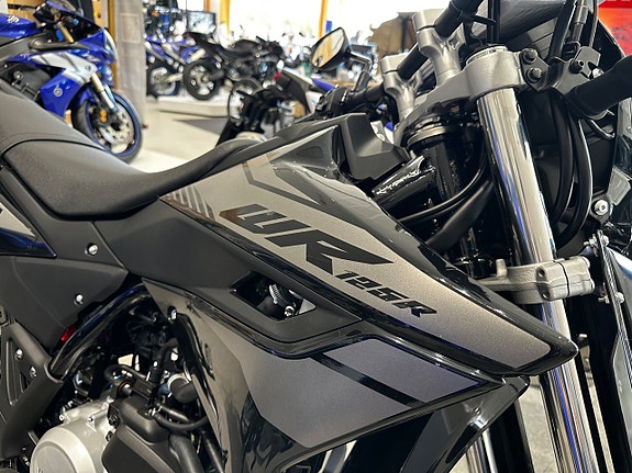 Yamaha WR 125 R 2 of 3