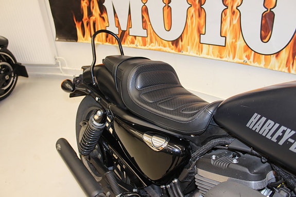 Harley-Davidson Sportster XL1200CX 6 of 10