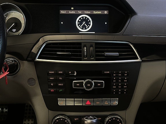 Mercedes-Benz C220 23 of 27