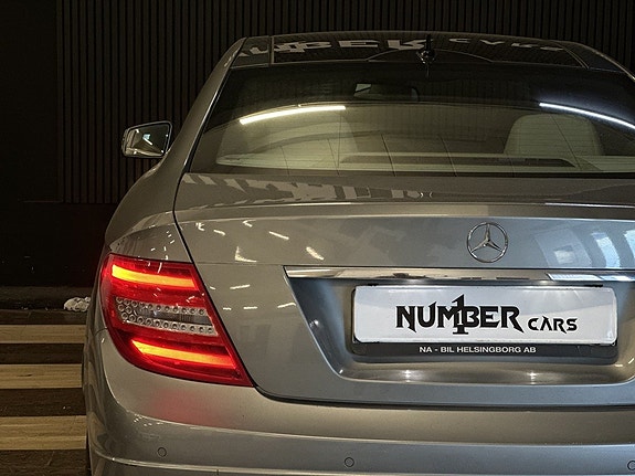 Mercedes-Benz C220 11 of 27