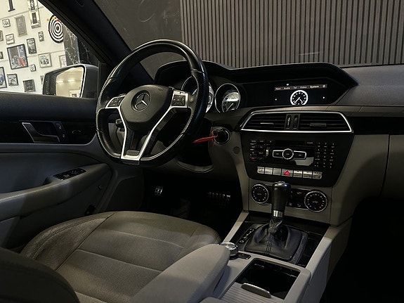 Mercedes-Benz C220 22 of 27