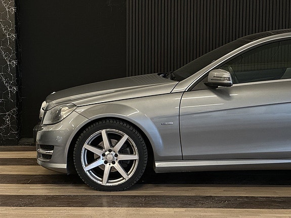 Mercedes-Benz C220 6 of 27