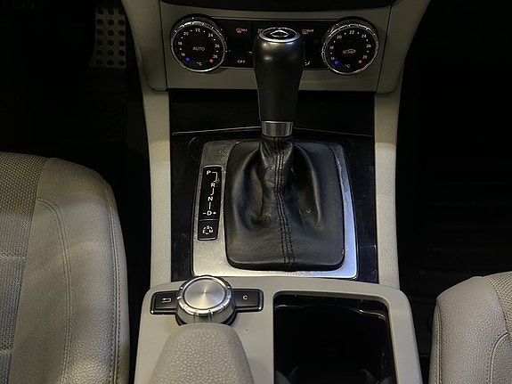 Mercedes-Benz C220 27 of 27