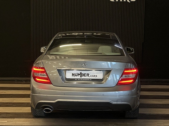 Mercedes-Benz C220 10 of 27