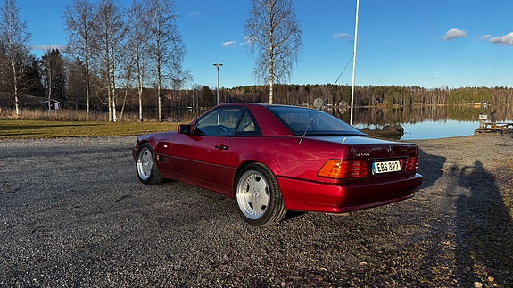 Mercedes-Benz SL500 4 of 5