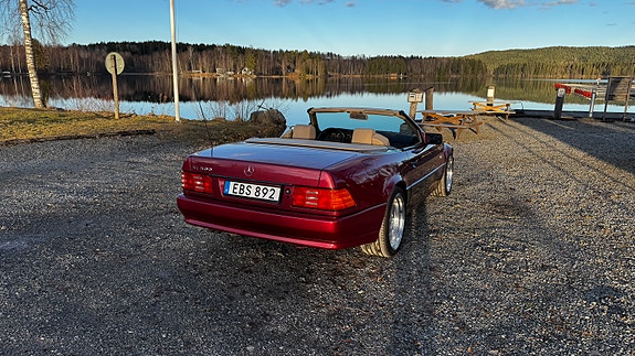 Mercedes-Benz SL500 2 of 5