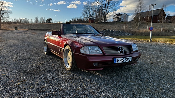 Mercedes-Benz SL500 3 of 5