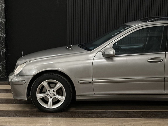 Mercedes-Benz C200 7 of 25