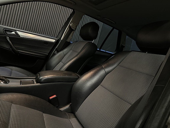Mercedes-Benz C200 13 of 25