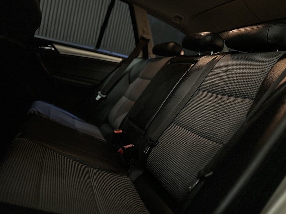 Mercedes-Benz C200 12 of 25