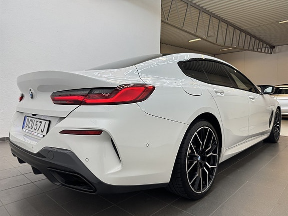 BMW M850i 3 of 5