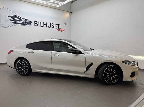 BMW M850i 2 of 5