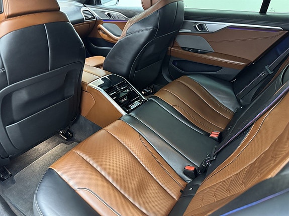 BMW M850i 25 of 26