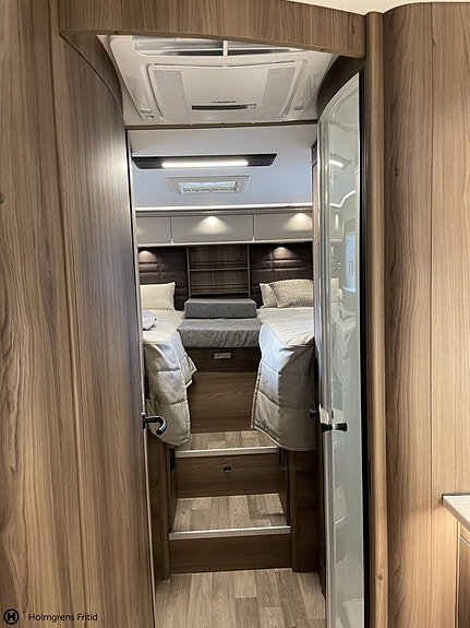 Kabe Imperial Travel Master Intergrated R i830 LGB 13 of 13