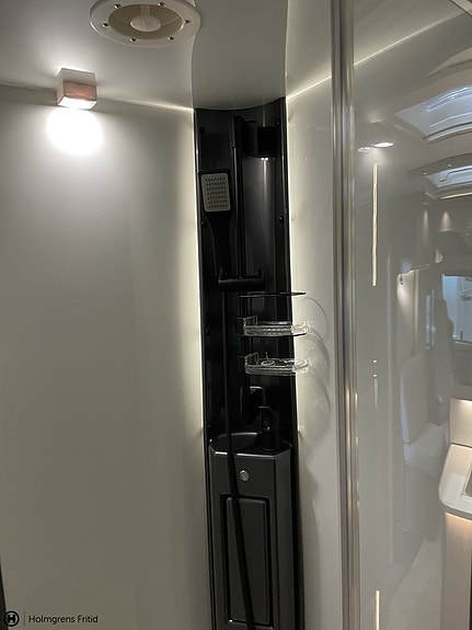 Kabe Imperial Travel Master Intergrated R i830 LGB 12 of 13