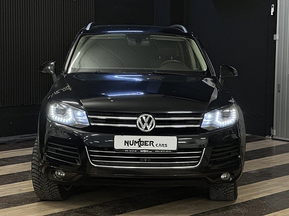 Volkswagen Touareg 3 of 5