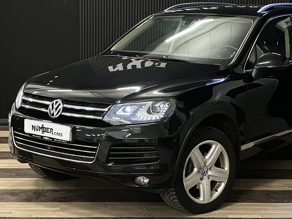 Volkswagen Touareg 2 of 5
