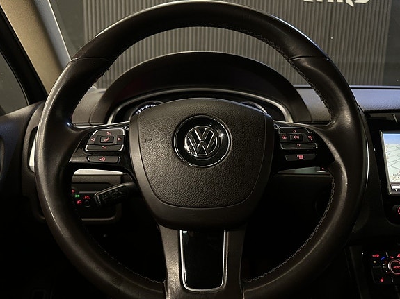 Volkswagen Touareg 18 of 27
