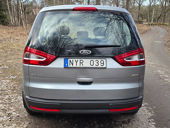 Ford Galaxy 4 of 5