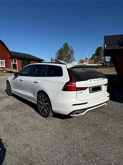 Volvo V60 5 of 7