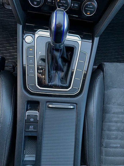 Volkswagen Passat 15 of 26