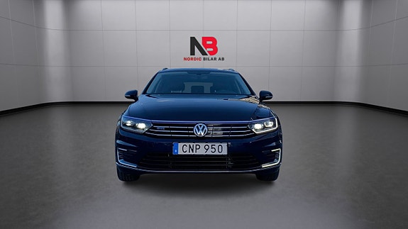 Volkswagen Passat 21 of 26