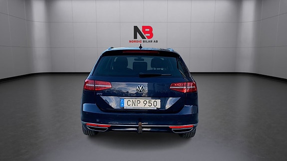 Volkswagen Passat 22 of 26
