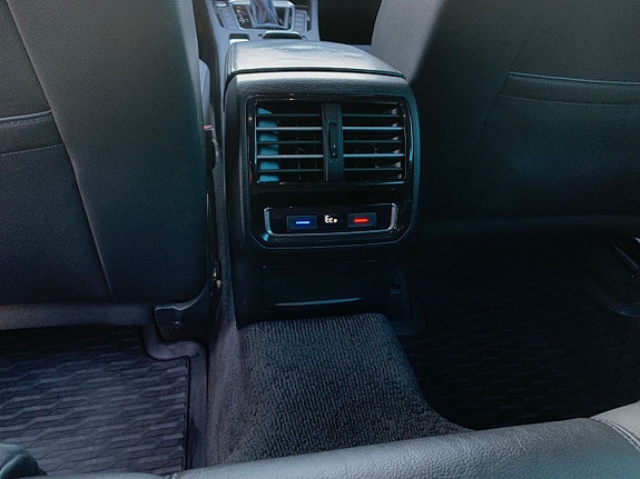 Volkswagen Passat 17 of 26