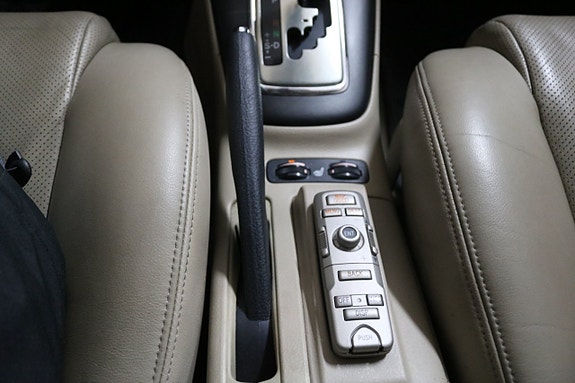 Toyota Avensis 8 of 16