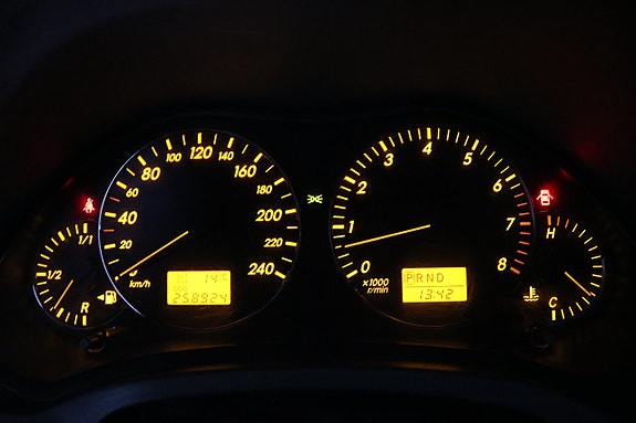Toyota Avensis 6 of 16