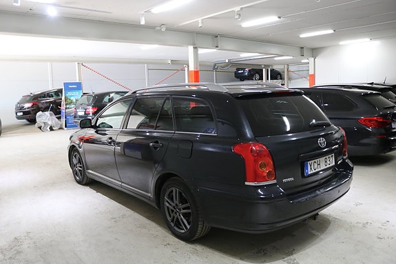 Toyota Avensis 15 of 16