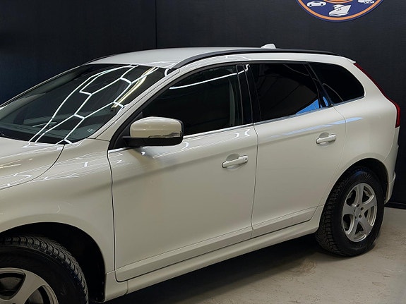 Volvo XC60 14 of 25