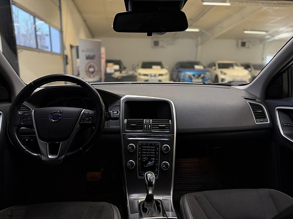 Volvo XC60 8 of 25