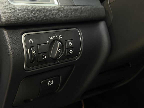 Volvo XC60 16 of 25
