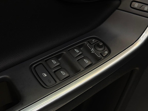 Volvo XC60 15 of 25