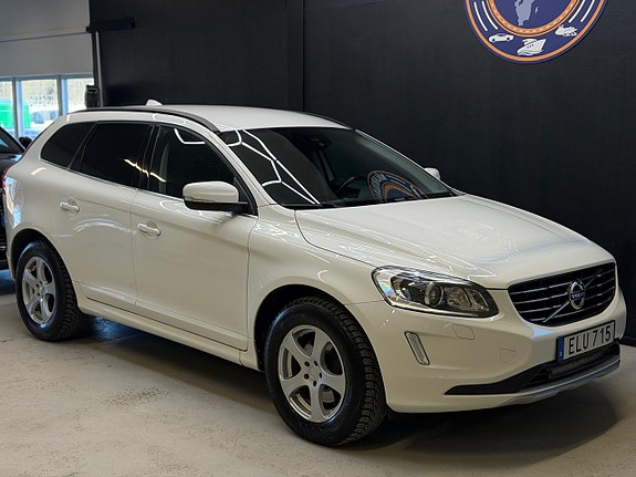 Volvo XC60 2 of 25