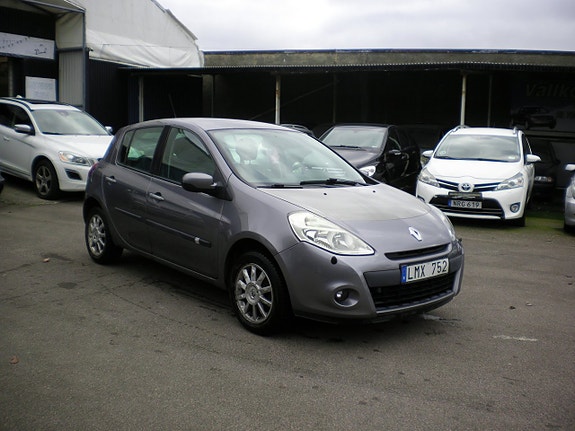 Renault Clio 2 of 5