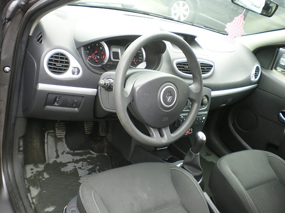 Renault Clio 6 of 11