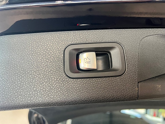 Mercedes-Benz E200 23 of 23