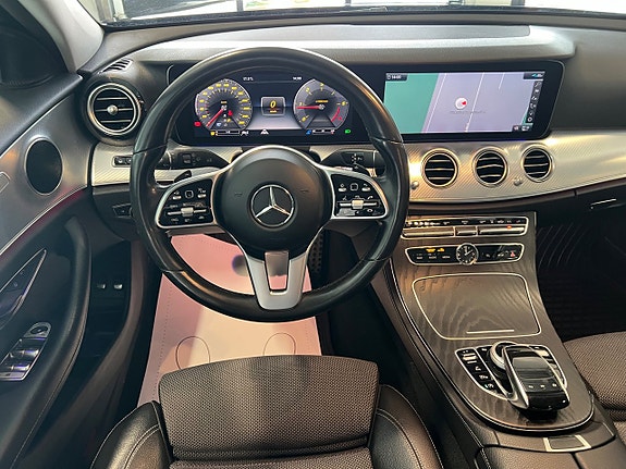 Mercedes-Benz E200 13 of 23