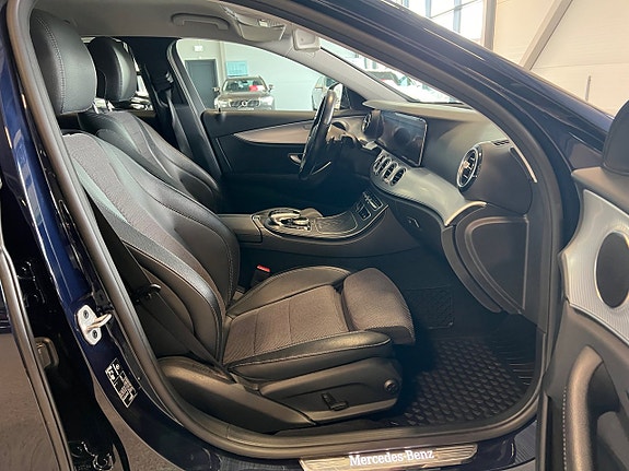 Mercedes-Benz E200 10 of 23